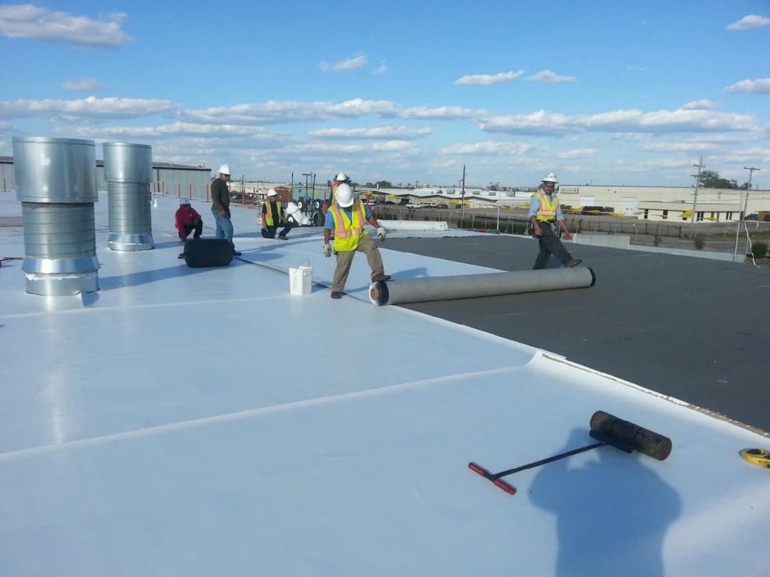 Signs Your Commercial Flat Roof Needs Professional Attention