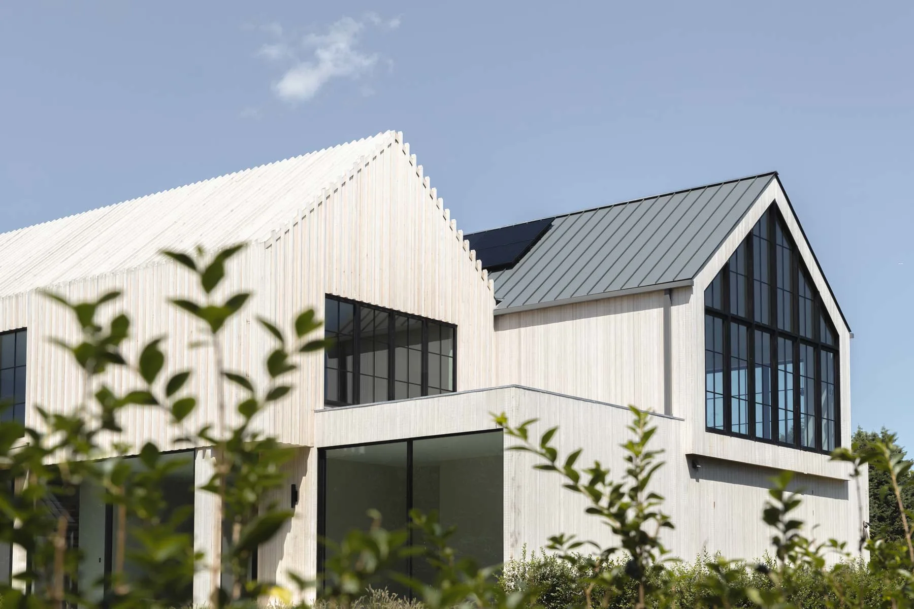 Roofing contractor services in Springfield (DelCo)