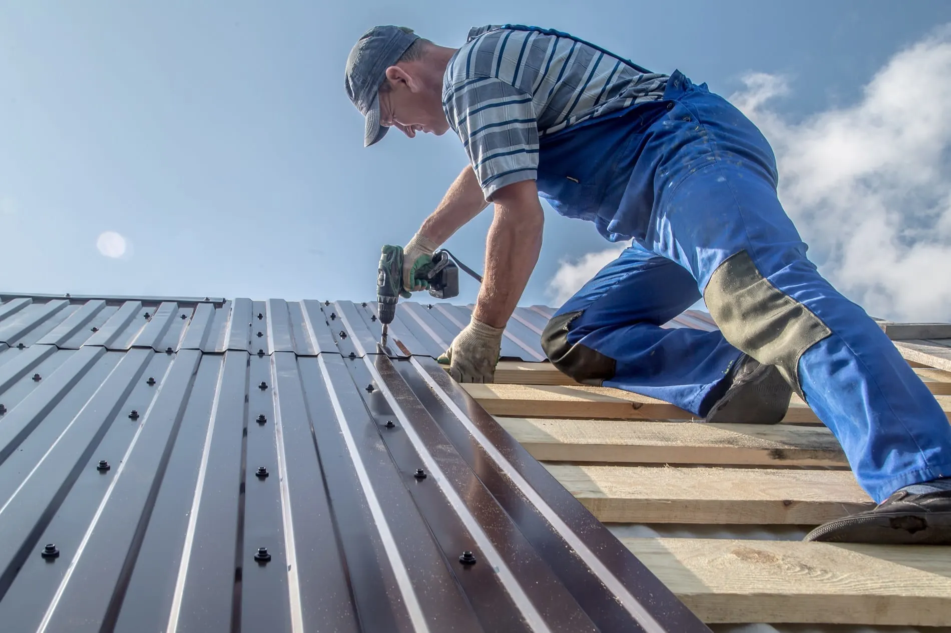 New standing seam metal roof on Bensalem home