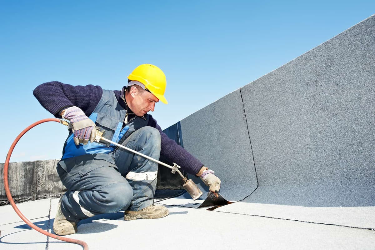 Repairing flat-roof membrane
