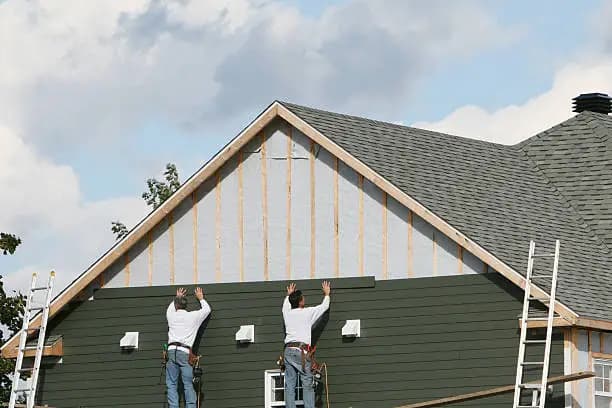 Siding repair versus full replacement comparison
